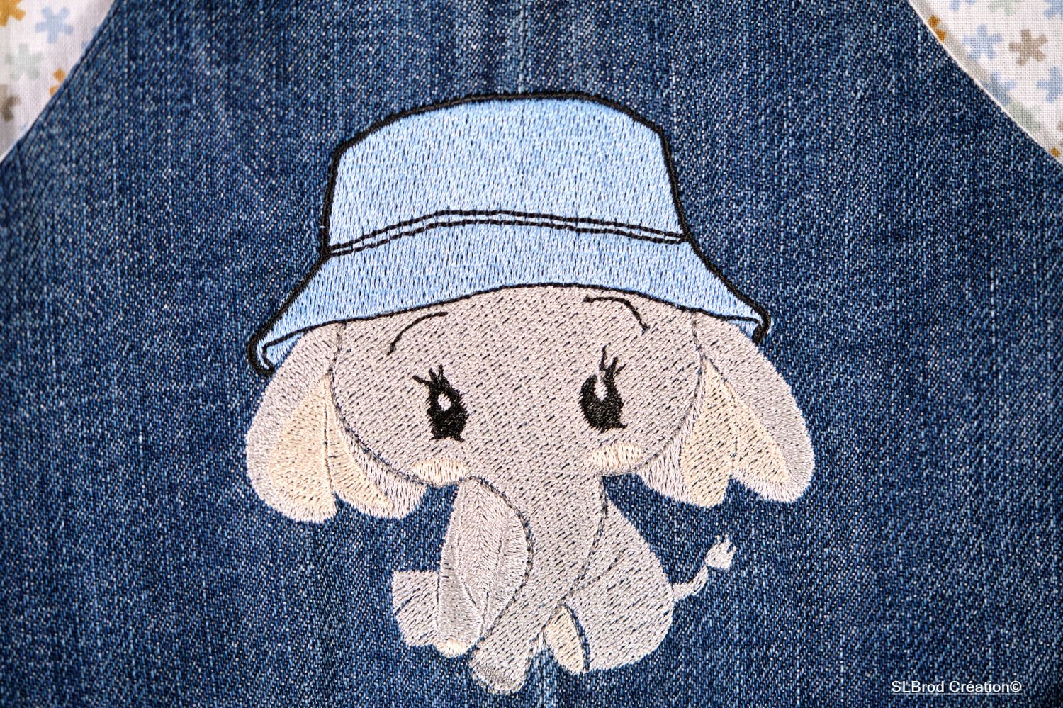 Bestickter Kinderrucksack Elefant mit Hut blau anpassbar