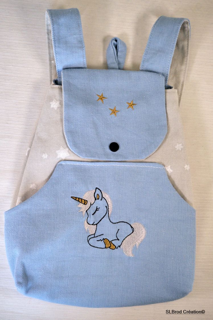 Kinderrucksack bestickt Einhorn und Sterne personalisierbar