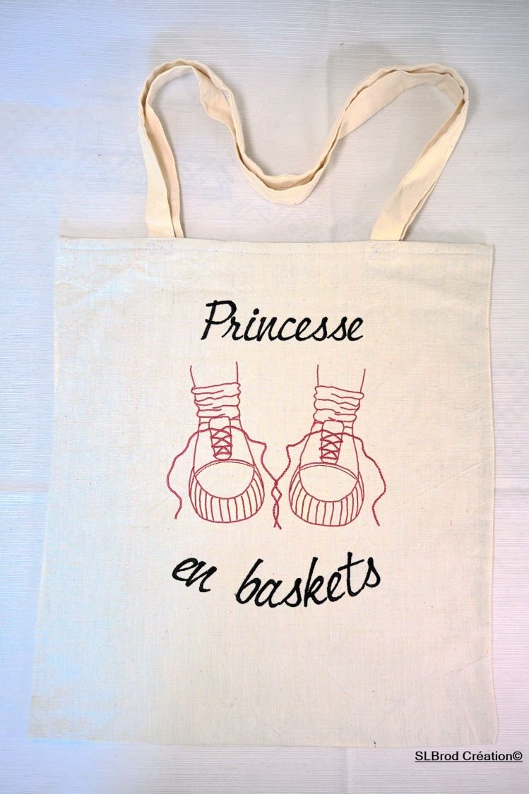 Bestickte Tote Bag Prinzessin mit Turnschuhen