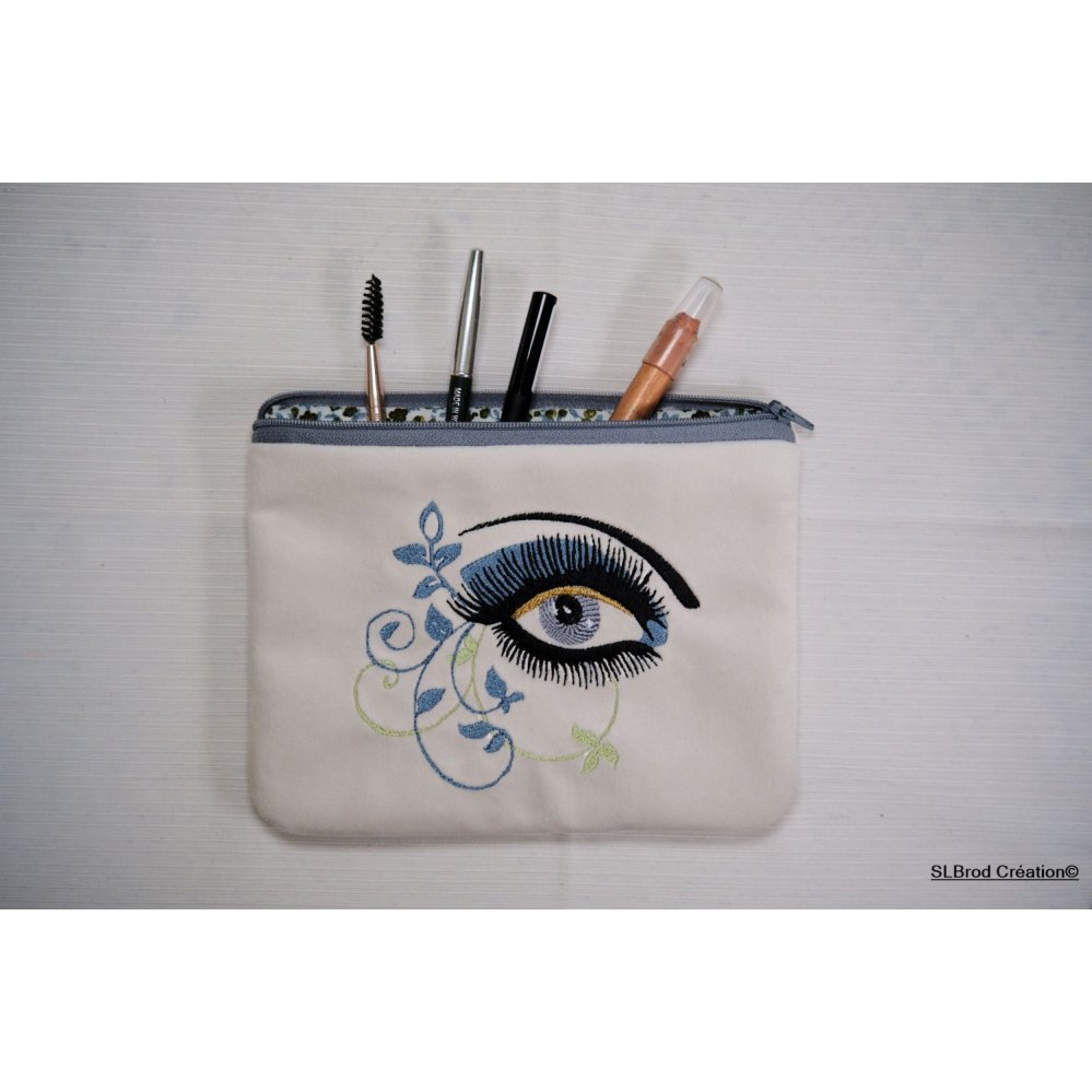 Flaches Etui mit besticktem Arabeskenauge