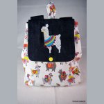 Bestickter Kinderrucksack Lama anpassbar